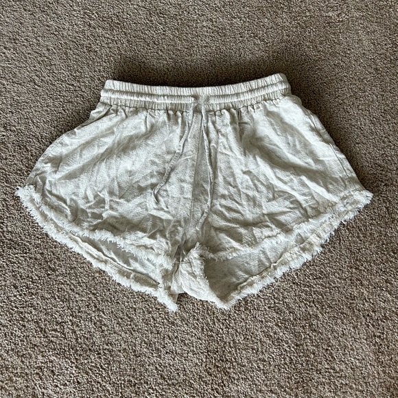 PacSun Pants - Linen Flowy Shorts